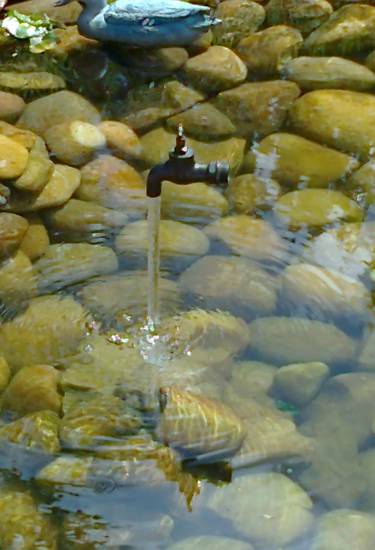 Teichbrunnen Wasserhahn