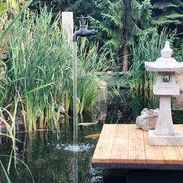 Teichbrunnen, Wasserhahn in der Luft aus Edelstahl — Michael Krauss Wasserspiele
