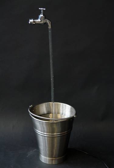 Wasserhahn in der Luft