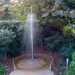 Warmwasserdusche Rondo aus Edelstahl — Michael Krauss Wasserspiele