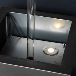 Wasserhahn Brunnen im Edelstahlbecken aus Edelstahl — Michael Krauss Wasserspiele