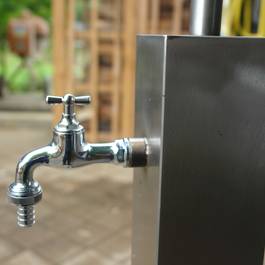Wasserzapfstelle aus Edelstahl — Michael Krauss Wasserspiele