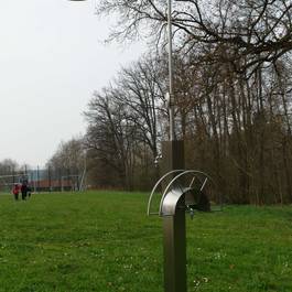 Kaltwasserdusche Longo dick aus Edelstahl — Michael Krauss Wasserspiele