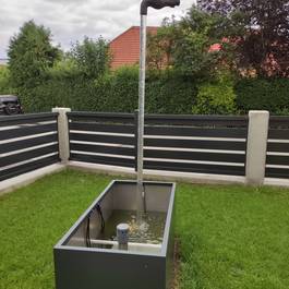 Teichbrunnen, Wasserhahn in der Luft aus Edelstahl — Michael Krauss Wasserspiele