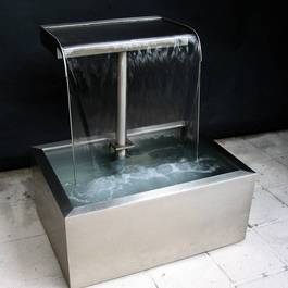 Zimmerbrunnen Mekong I aus Edelstahl — Michael Krauss Wasserspiele