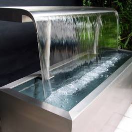 Zimmerbrunnen Mekong II aus Edelstahl — Michael Krauss Wasserspiele