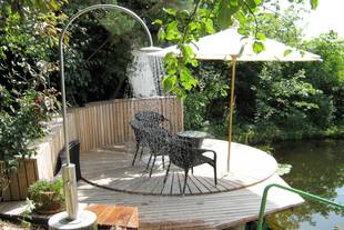 Gartendusche Rondo mit kalt-warm Mischer als Spezialanfertigung für Schwimmteich