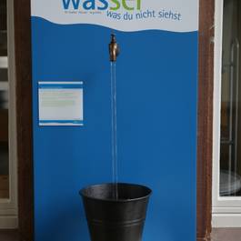 Kleiner Wasserhahn Brunnen aus Edelstahl — Michael Krauss Wasserspiele